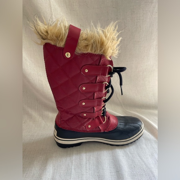 Womens Red Sorel Winter Boots with Faux Fur - Size 7 - Picture 5 of 12